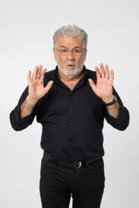 מרים ידיים יוסי אלפי מופתע