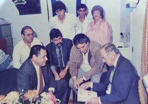 עם כובע 2 יוסי אלפי הסטוריטלר הלאומי אמנות הסטוריטלינג